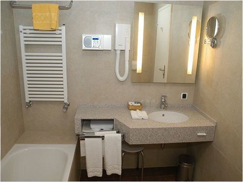 Coronado 4*